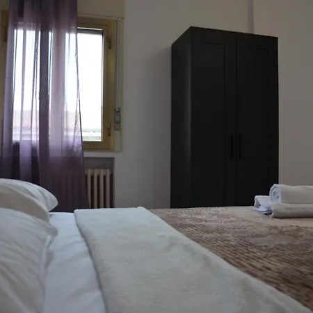 Fly Me To Venice Guest house *
