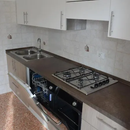 Fly Me To Venice Guest house